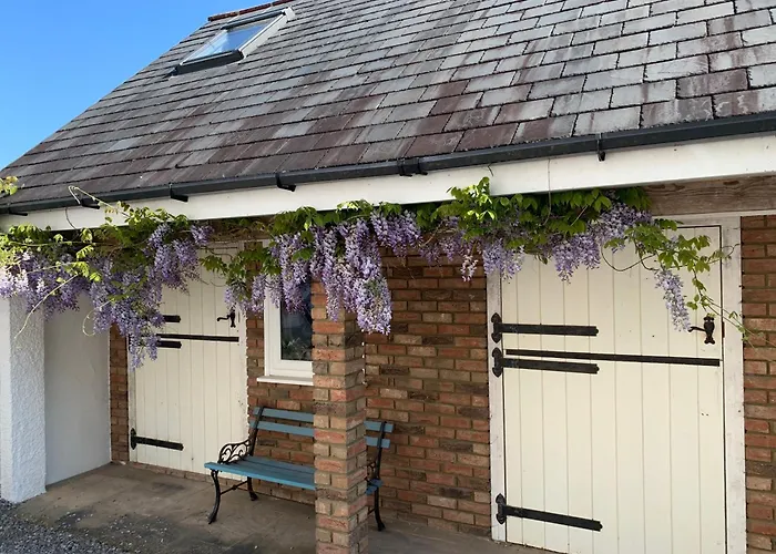 Y Stabl, Llanrhidian, Gower