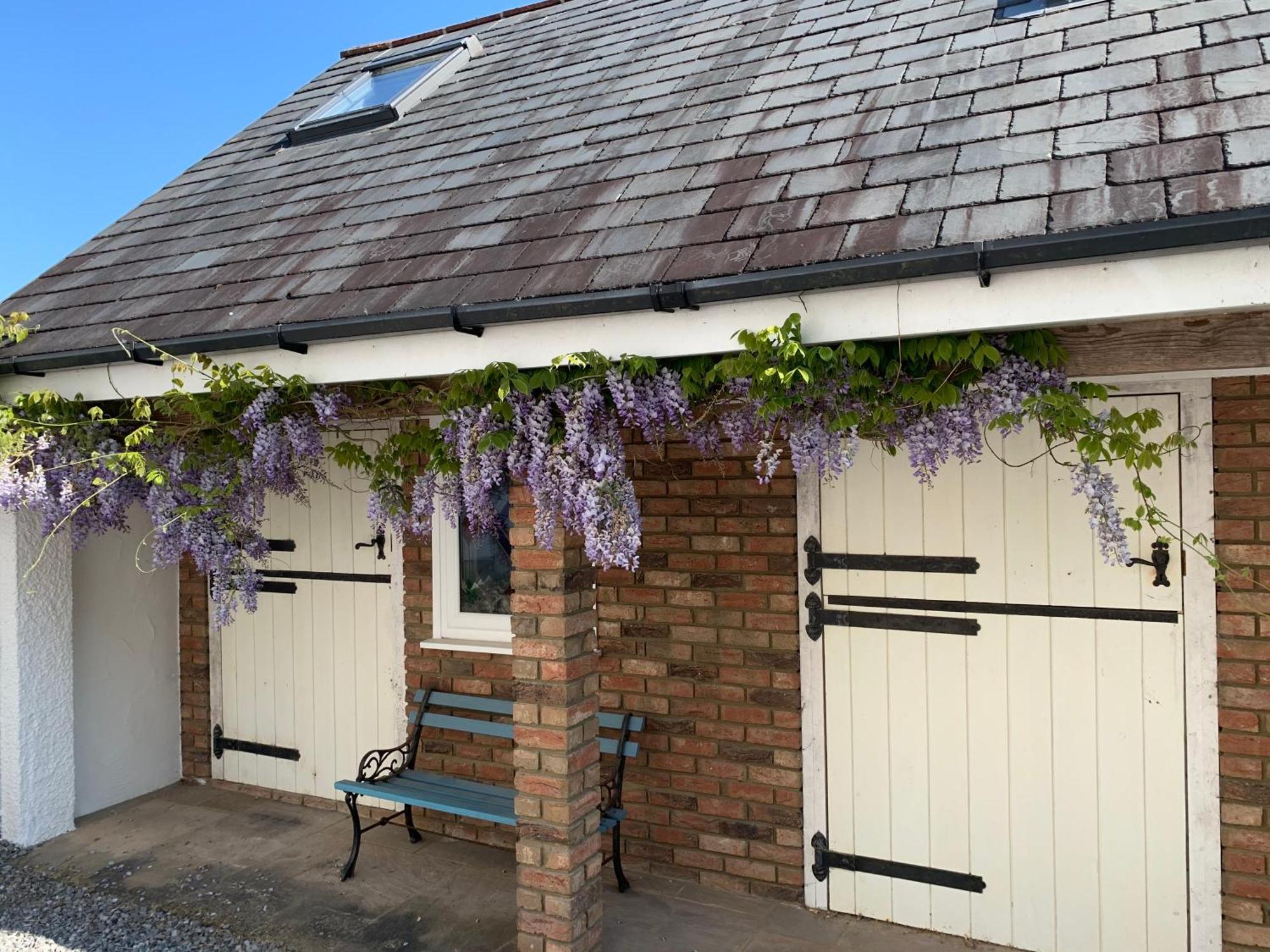 Y Stabl, Llanrhidian, Gower Apartment